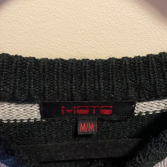 Very comfy knit style sweater - Picture 2 of 2